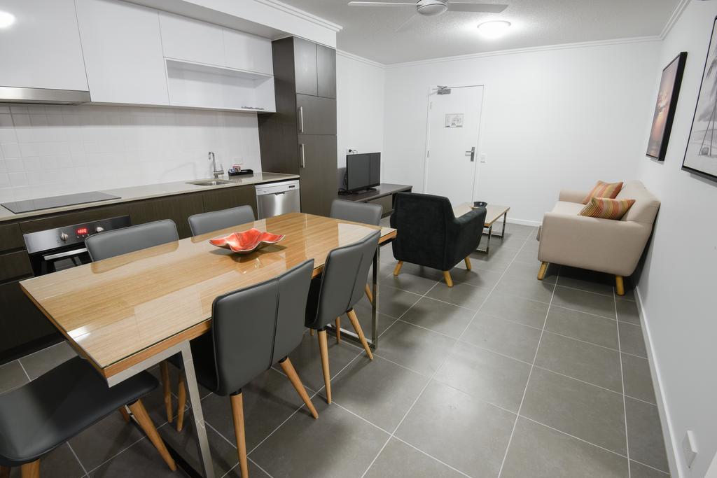 Pacific Sands Apartments Mackay Bagian luar foto