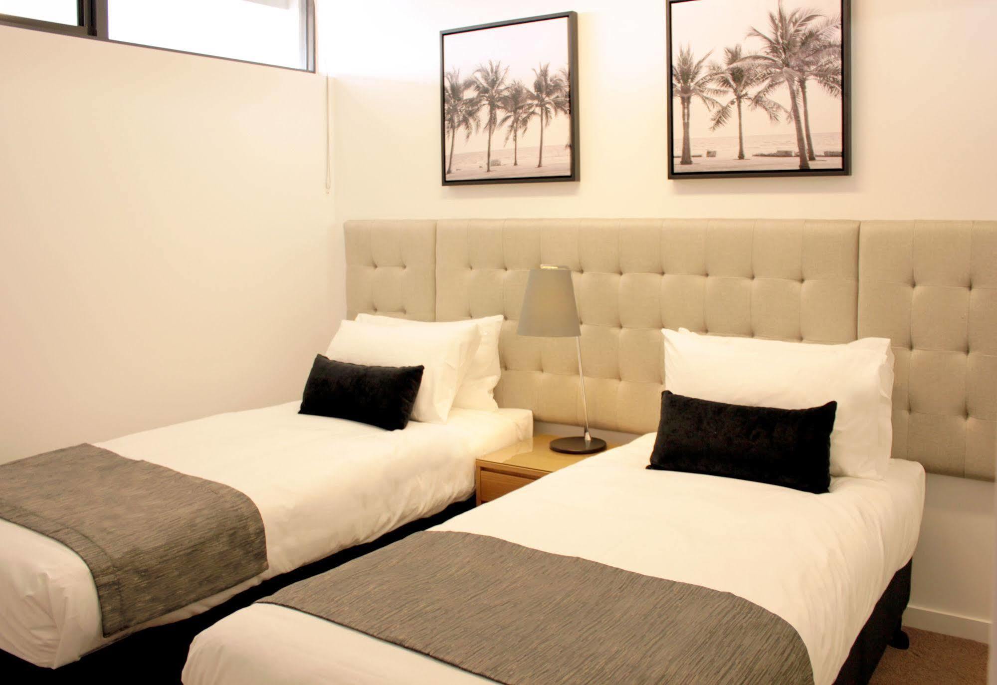 Pacific Sands Apartments Mackay Bagian luar foto